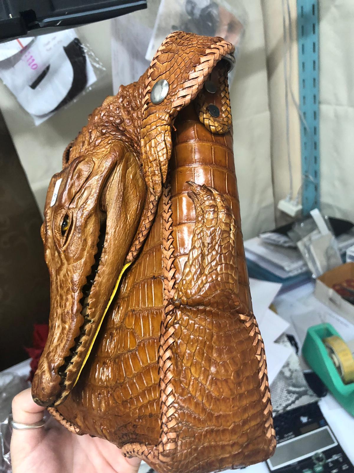 Крокодилова мужская сумка