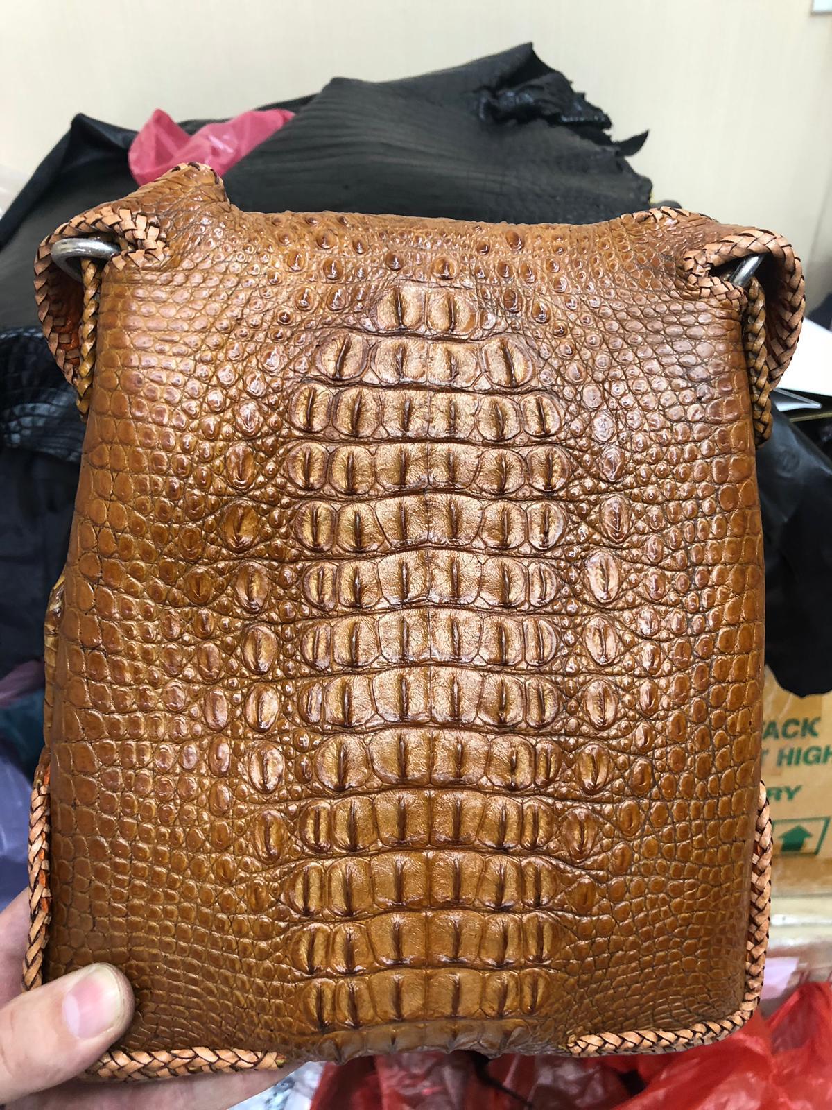 Фактурная сумка из крокодиловой кожи