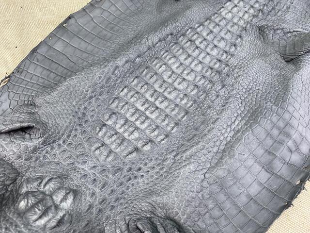 Кожа крокодила с головой и лапами 32см 2348