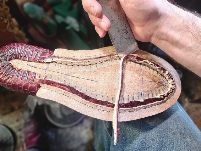 Обувь ручной работы сборка Hand-welted из кожи крокодила, пошив на заказ 4072