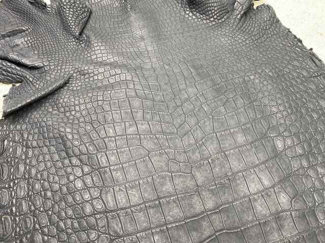 Одежная кожа крокодила 38см 2435