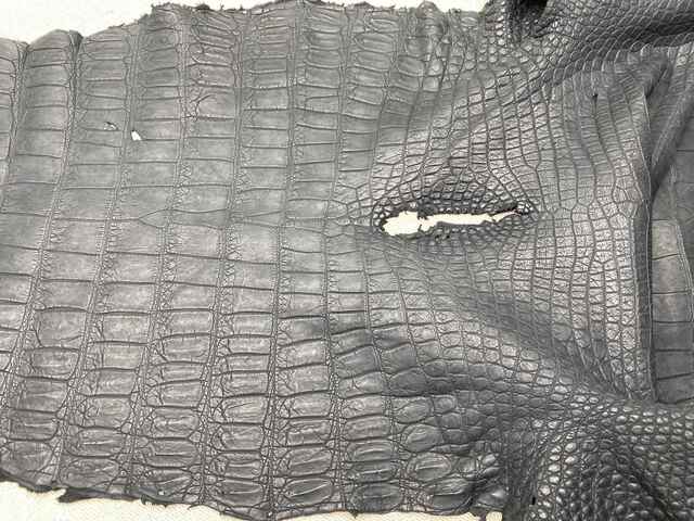 Одежная кожа крокодила 50см 2436