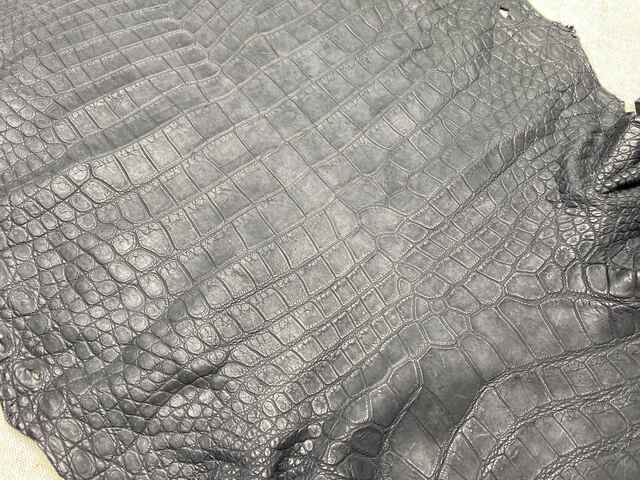 Одежная кожа крокодила 50см 2432