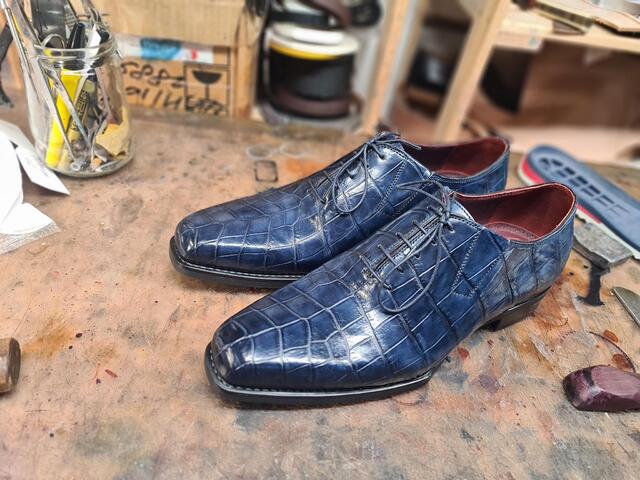 Обувь ручной работы из кожи крокодила пошив на заказ 4027