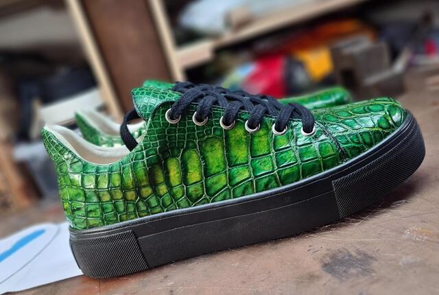 Обувь ручной работы из кожи крокодила пошив на заказ 4036